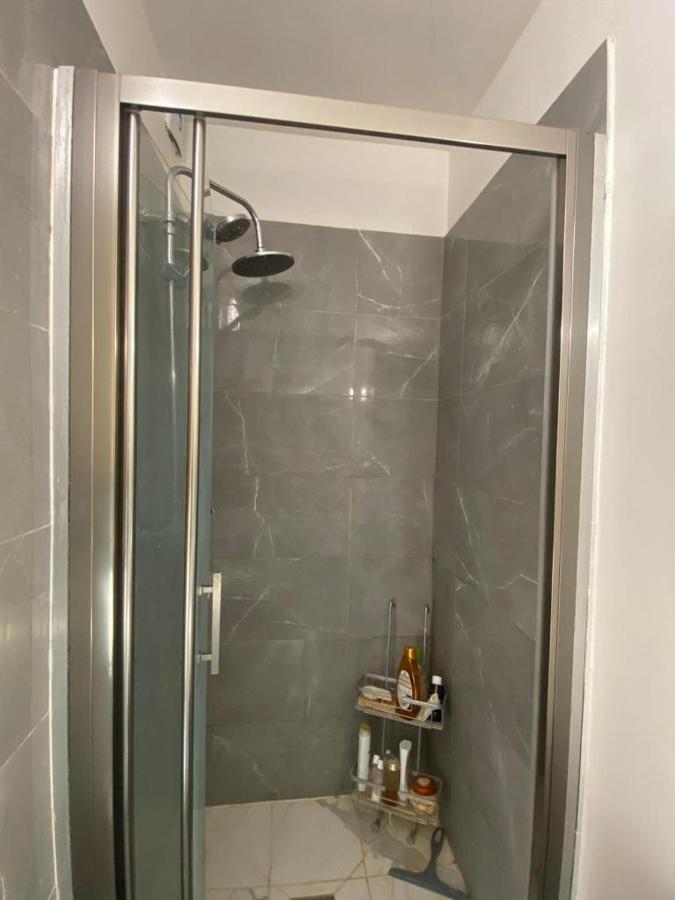 Appartement Ensoleille, Central Et Tout Equipe Avec Vue Tour Eiffel Et Pantheon Paris Exterior photo